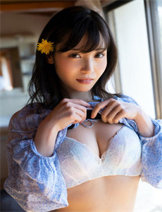《巨龙小屁孩玩美妇小说-女生喊疼男生越往里寨游戏APP》