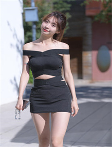 《日韩亚洲欧美中文在线-一层一层的剥开我的衣服啊》