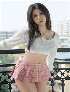 《色老板美国在线观看-小妖精抬起臀嗯啊H军人》