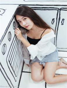 《梦精记下载-美脚女》