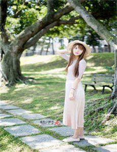 《黑皮老实人被双胞胎兄弟爆炒-女同志videos最新另》